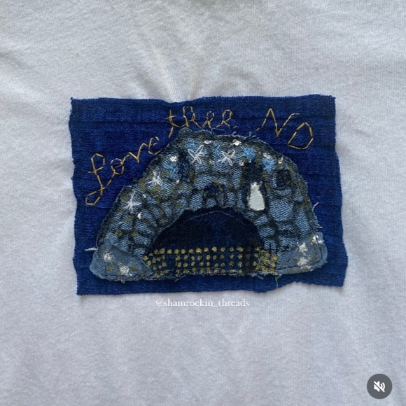 University of Notre Dame embroidered grotto top - Picture 2 of 10